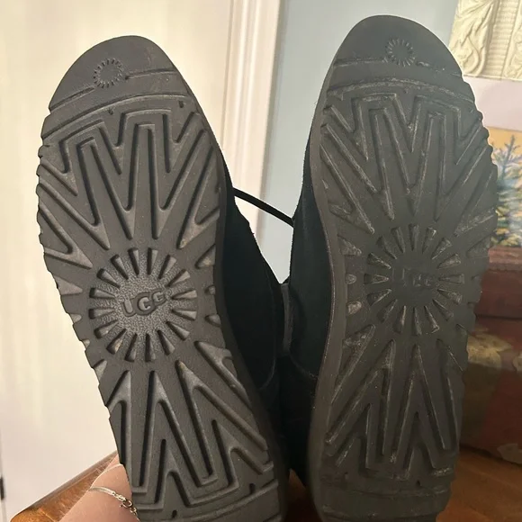 UGG Bethany Classic Water Resistant Suede Chukka Women’s - Picture 12 of 13